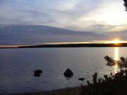 Sonnenuntergang an der Landstrasse, ca. 470 km nördlich von Helsinki