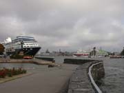 Schiffe im Hafen von Helsinki